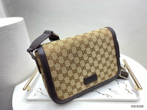2022SS新作Gucci グッチ  メンズ ハンドバックスーパーコピー