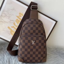 2022SS新作 Louis Vuitton ルイヴィトンメンズ ショルダーバッグスーパーコピー