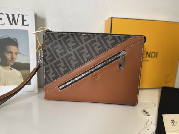 2022SS新作 FENDI フェンディ メンズ ハンドバックスーパーコピー
