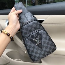 2022SS新作 Louis Vuitton ルイヴィトンメンズ ショルダーバッグスーパーコピー