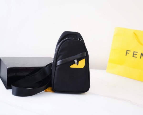 2022SS新作 FENDI フェンディ メンズ ショルダーバックスーパーコピー