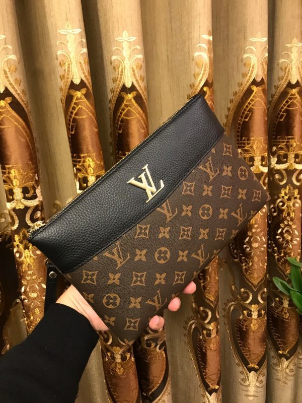 2022SS新作 Louis Vuitton ルイヴィトンメンズ ハンドバックスーパーコピー