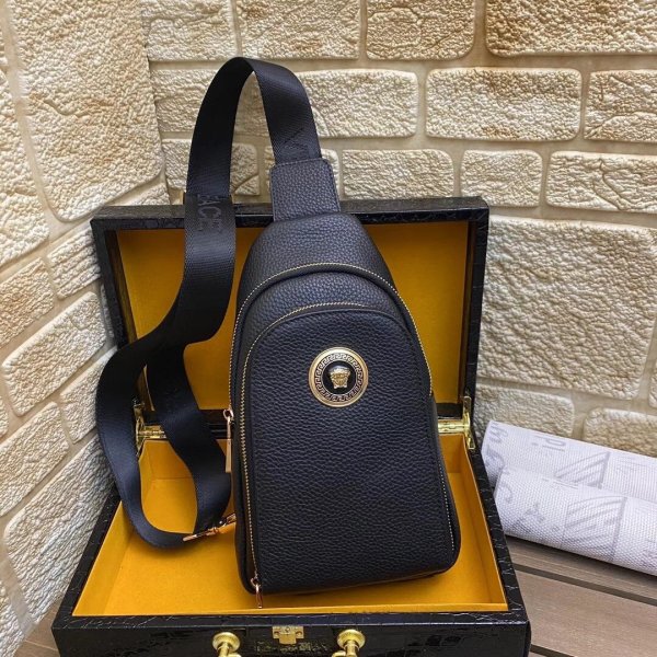 202201SS新作 Versace ヴェルサーチェ メンズ   ショルダーバッグスーパーコピー