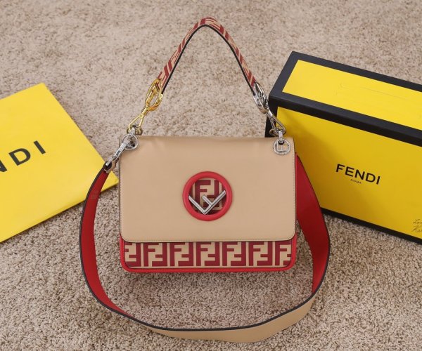 202202SS新作 FENDI フェンディ レディース ショルダーバックスーパーコピー