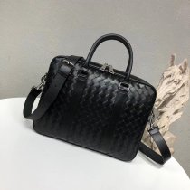 202204SS ボッテガヴェネタBottegaVenetaメンズ  ハンドバックスーパーコピー