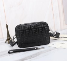 202209SS新作Fendi フェンディ メンズ  ショルダーバックスーパーコピー