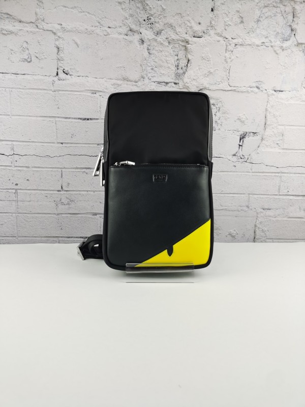 202209SS新作Fendi フェンディ メンズ  ショルダーバックスーパーコピー