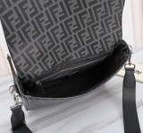 202209SS新作Fendi フェンディ メンズ  ショルダーバックスーパーコピー