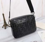 202209SS新作Fendi フェンディ メンズ  ショルダーバックスーパーコピー
