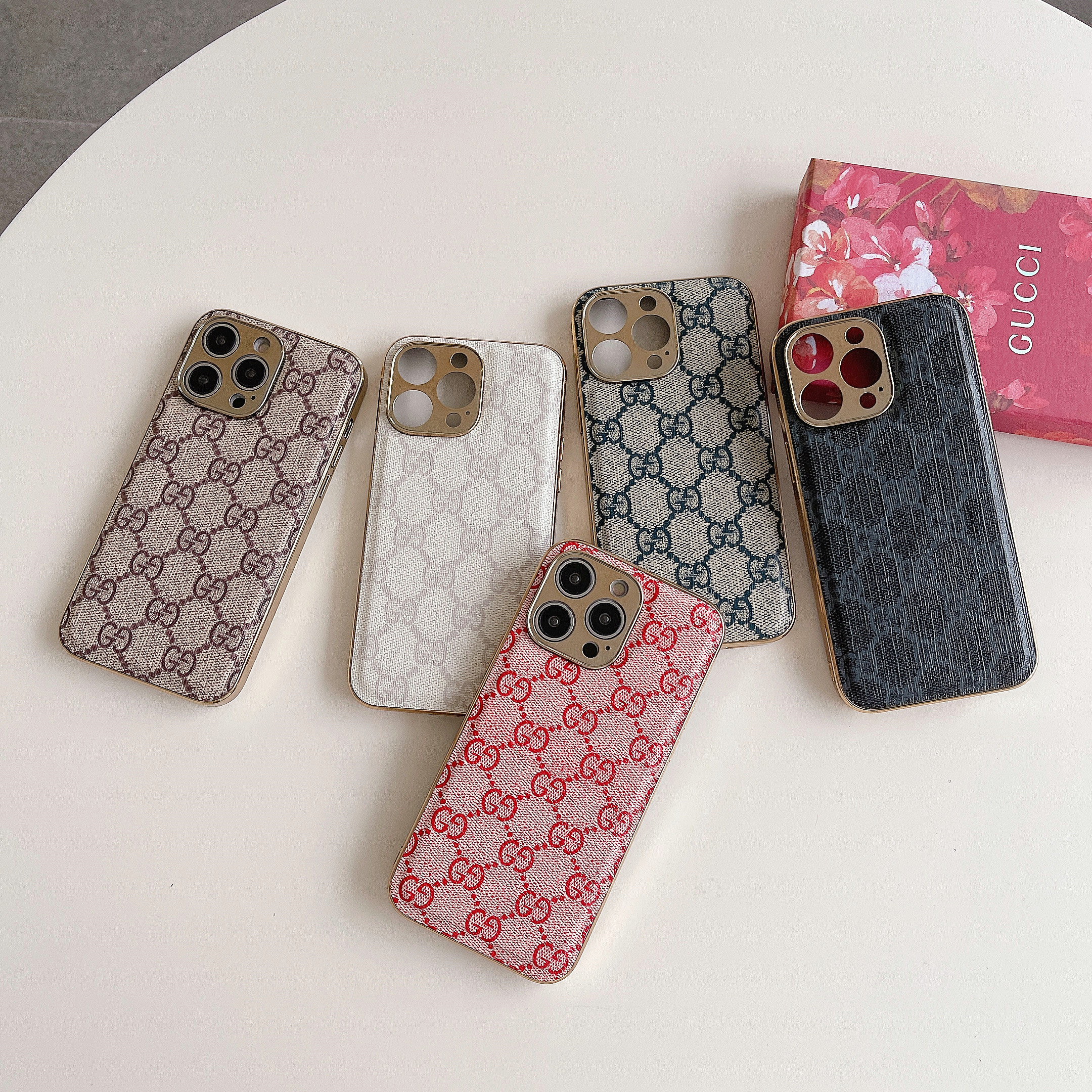 GUCCI iPhoneケース グッチ 手帳型ケース 今だけ値下げ-