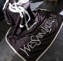 YvesSaintlaurent　イヴサンローラン　ブラック　ブランケット　もこもこ毛布　ひざ掛け毛布　昼寝用毛布　肩掛け毛布　新品/送料込み②