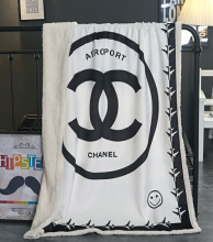 シャネル　CHANEL　毛布　大きロゴ　暖かい　厚手　掛け毛布　ブランケット　ひざ掛け毛布　白　飛行機
