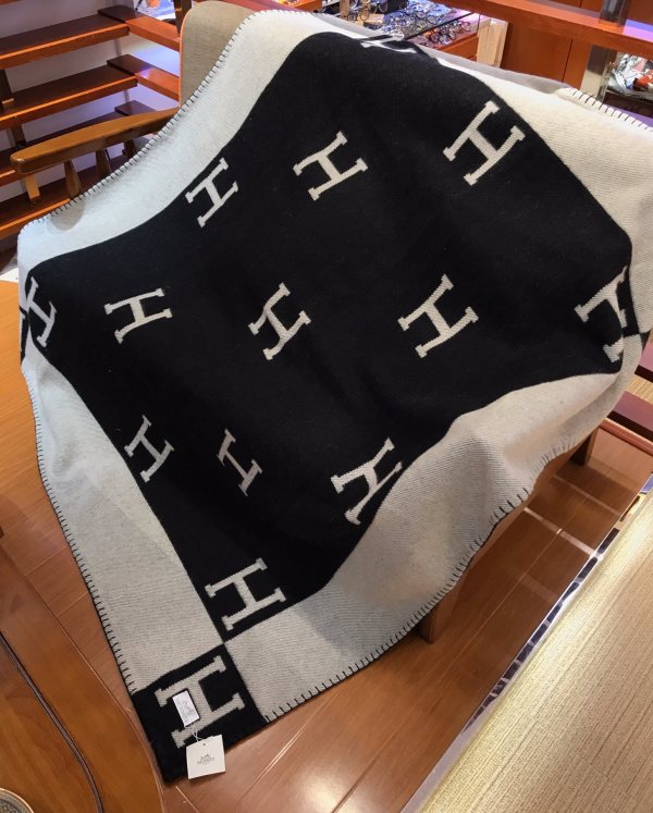 Hermes　エルメス　暖かい ウールブランケット ジャガード ６色　Hマーク　毛布　ベッド/カー/旅行/子供用でき
