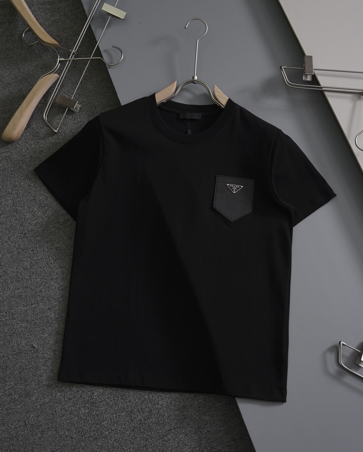プラダ Tシャツ 偽物、プラダ Tシャツ スーパーコピー激安通販優良サイト