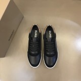 Burberryバーバリー メンズ クラシック ロートップ スニーカースーパーコピー