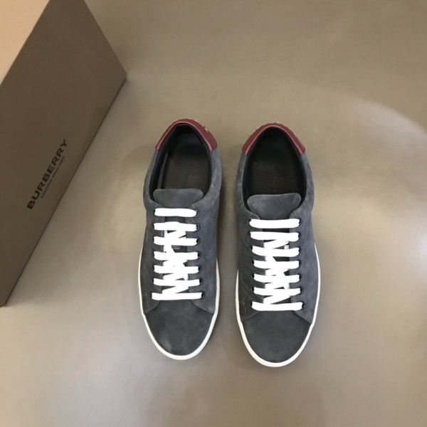 Burberryバーバリー激安偽物メンズ クラシック ロートップ スニーカー