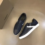 Burberryバーバリー素敵な メンズ クラシック ロートップ スニーカー