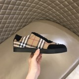 ★超人気Burberryバーバリー メンズ クラシック ロートップ スニーカー