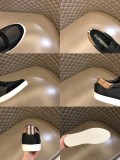 Burberryバーバリー メンズ クラシック ロートップ スニーカースーパーコピー