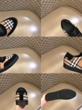 ★超人気Burberryバーバリー メンズ クラシック ロートップ スニーカー