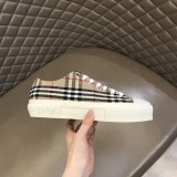 大人気Burberryバーバリー メンズ クラシック ロートップ スニーカー