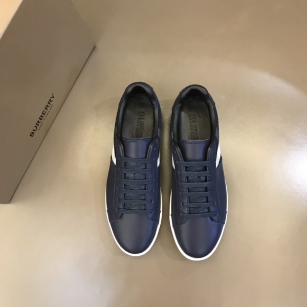 Burberryバーバリー素敵な メンズ クラシック ロートップ スニーカー