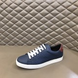 大人気Burberryバーバリー メンズ クラシック ロートップ スニーカー
