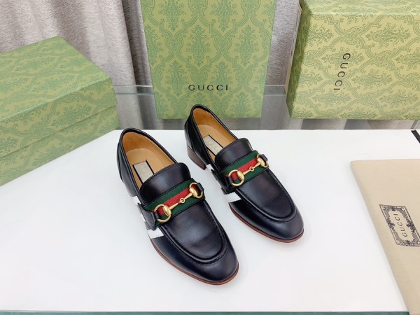 高品質Gucciグッチ クラシック ホースビット カーフスキン ローファー