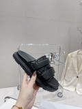 超話題!Dior ディオールの新作厚底電動刺繍レザーサンダルとスリッパ