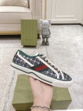 Gucci激安 2023SS  ホットスタイルレディーススニーカー
