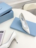 大人気PRADA プラダカウンター キャットウォーク とんがりシューズ