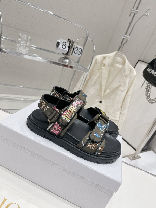 超話題! Dior ディオール2023新作重工業刺繍ベルクロサンダルとスリッパ