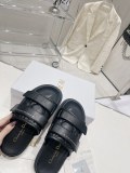 超話題!Dior ディオールの新作厚底電動刺繍レザーサンダルとスリッパ