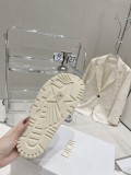 入手困難Dior ディオールの新作厚底電動刺繍レザーサンダルとスリッパ