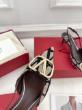 ヴァレンティノ VALENTINO 2023春夏新作 ビッグVダイヤモンドバックルサンダル