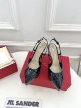 ヴァレンティノ VALENTINO 2023春夏新作 Hate the Sky High 防水プラットフォームハイヒール