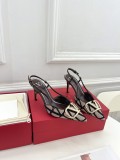 高品質ヴァレンティノ VALENTINO 2023春夏新作 ビッグVダイヤモンドバックルサンダル