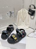 Dior ディオール偽物 2023新作重工業刺繍ベルクロサンダルとスリッパ