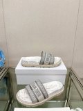 入手困難2023SS 新作 Dior Dway 刺繍プラットフォームサンダルとスリッパ