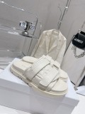 入手困難Dior ディオールの新作厚底電動刺繍レザーサンダルとスリッパ