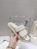 入手困難Dior ディオールの新作厚底電動刺繍レザーサンダルとスリッパ
