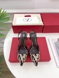 高品質ヴァレンティノ VALENTINO 2023春夏新作 ビッグVダイヤモンドバックルサンダル