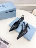 入手困難PRADA プラダカウンター キャットウォーク とんがりシューズ