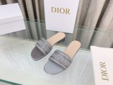 入手困難Dior ディオール2023夏の新作フラットスリッパ