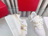 超話題!VALENTINOヴァレンティノメンズとレディースロートップスニーカー