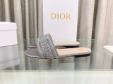入手困難Dior ディオール2023夏の新作フラットスリッパ