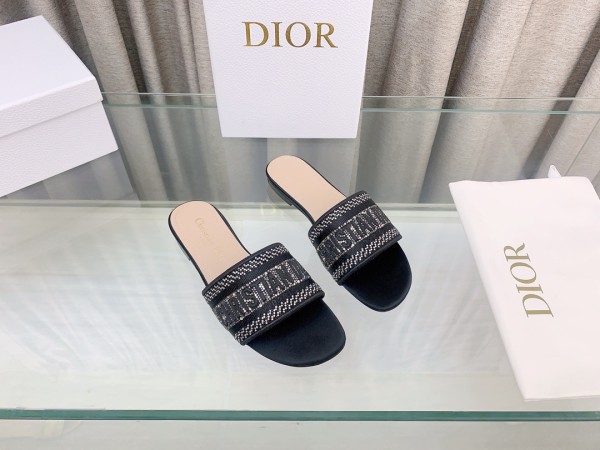 Dior ディオール2023夏の新作フラットスリッパ