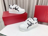VALENTINOヴァレンティノ激安偽物メンズとレディースロートップスニーカー