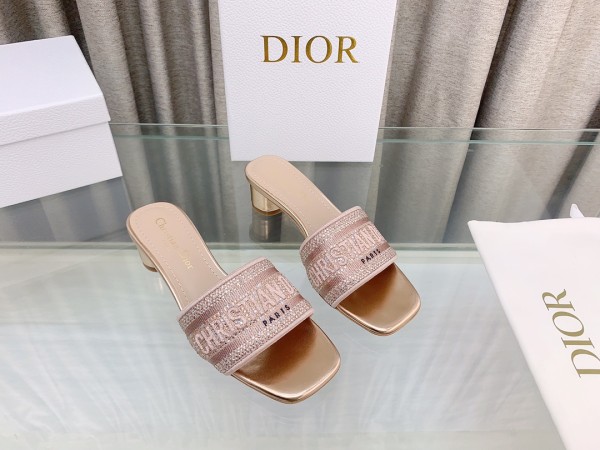 超話題!Dior ディオール2023夏新作厚底ヒールスリッパ