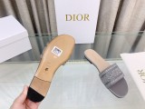 入手困難Dior ディオール2023夏の新作フラットスリッパ